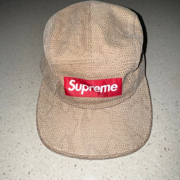 슈프림 스네이크 스킨 캠프캡