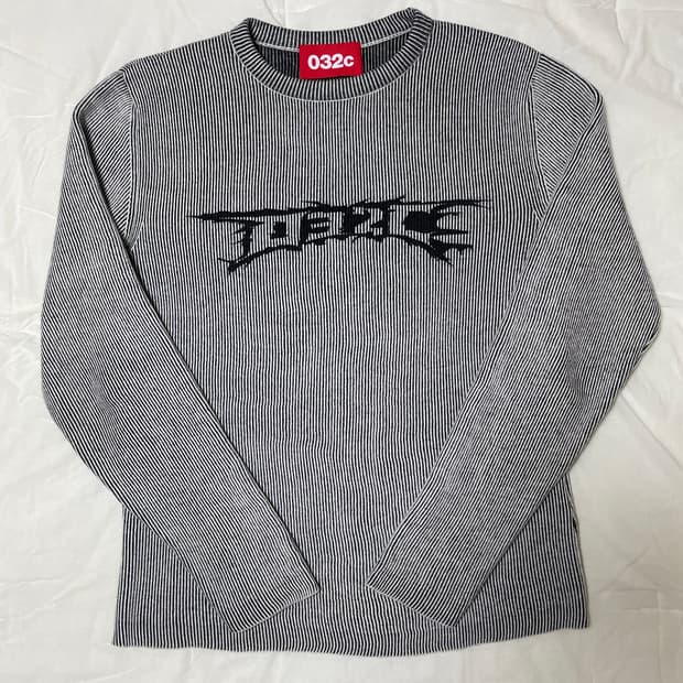 M 032C 너브 셰터 슬림 컷 롱슬리브 니트