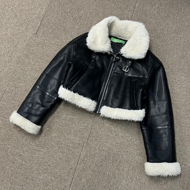 시눈 크롭 무스탕