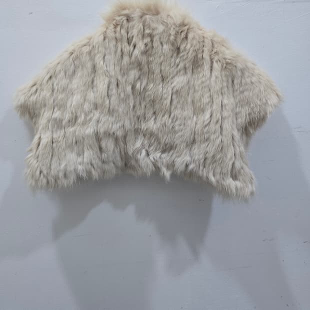 베이지 레빗조끼