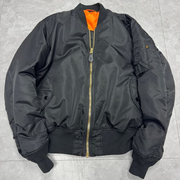 알파 인더스트리 리버시블 