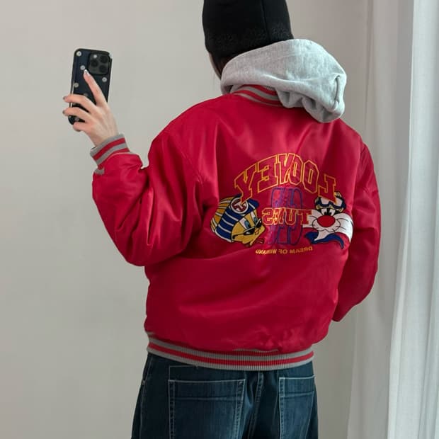 루니툰즈 레드 자수 자켓