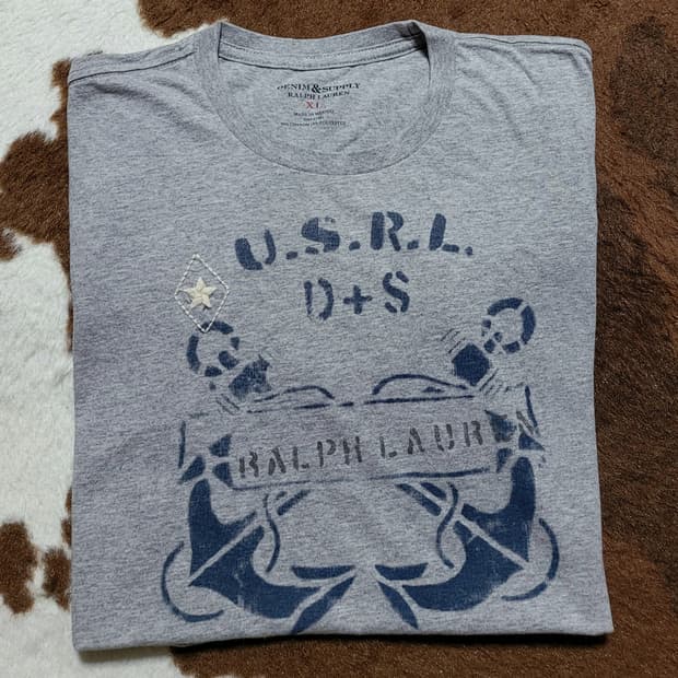 (새상품)데님앤서플라이 남성용 자수 그레이 반팔티셔츠(XL)