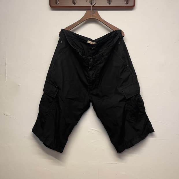 바라쿠타 코튼 블랙 카고 반바지  