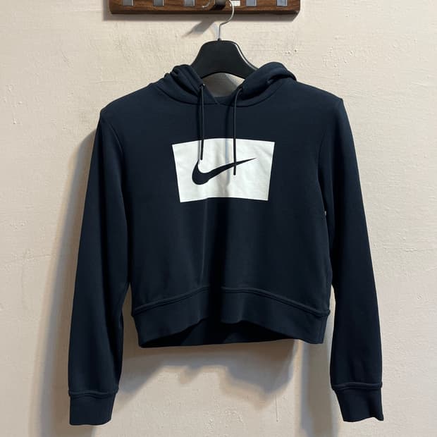 [L] 나이키 크롭 스우시 후디 (349)