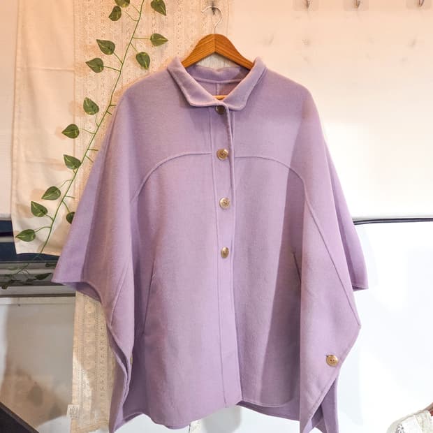 연보라 케이프 코트