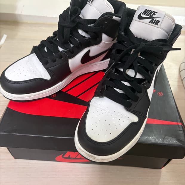 조던 1 레트로 하이 OG 블랙 화이트 2014 GS 235 
