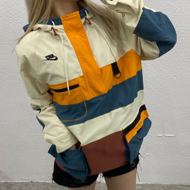 나이키 멀티배색 베이지 후드 바람막이 L