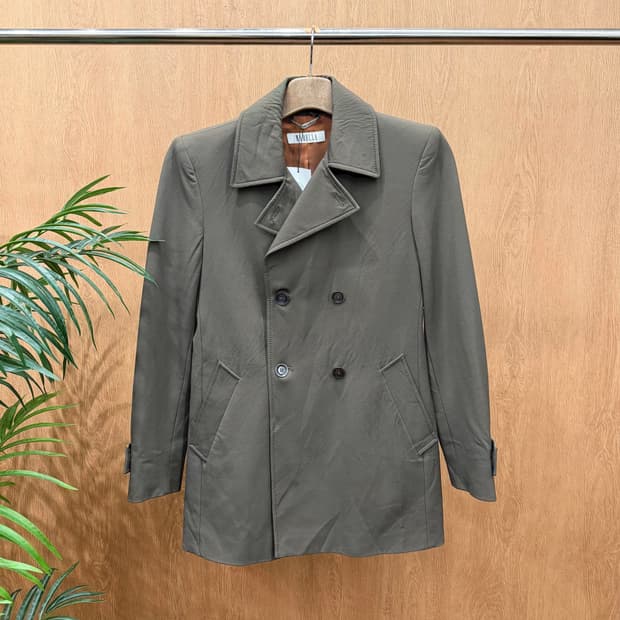 마렐라 클래식 더블 브레스티드 코트 후면 버튼 스트랩 절개 디테일 브라운