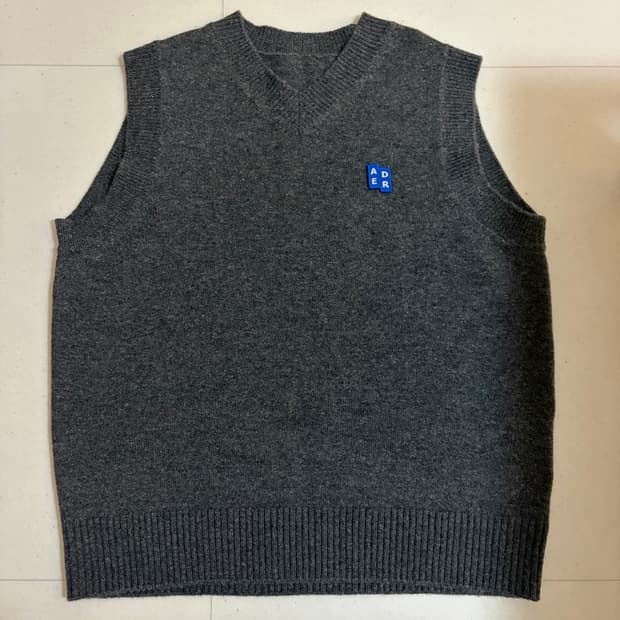 아더에러 니트 베스트