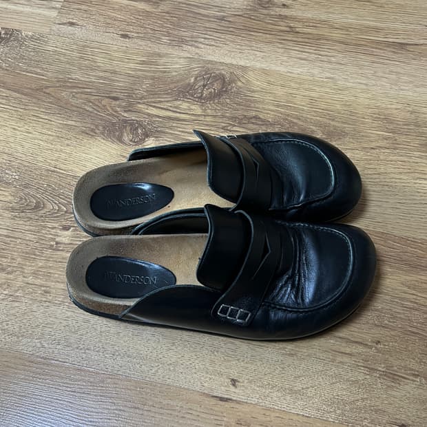 [43] JW 앤더슨 뮬 로퍼