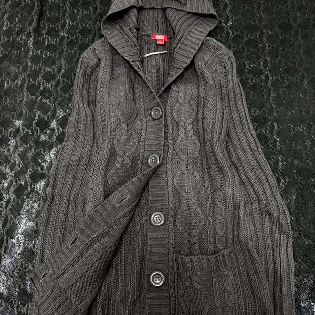 “Vintage” Y2K Mood Grey Knit Hoodie card