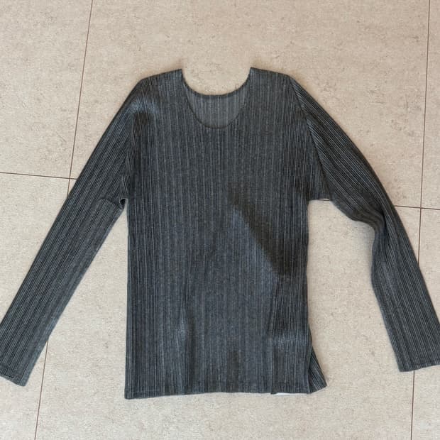 이세이미야케 플리츠플리즈 그레이 탑 