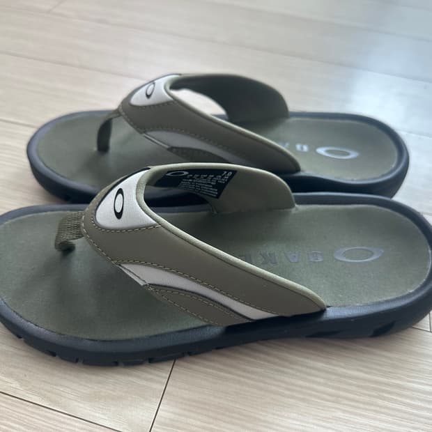 [새상품]오클리 쪼리 250(카키색)