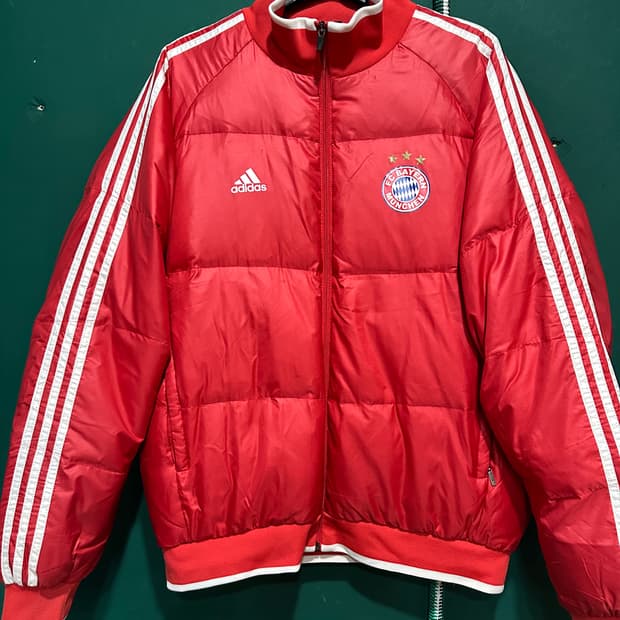 아디다스 뮌헨 푸퍼패딩 110사이즈