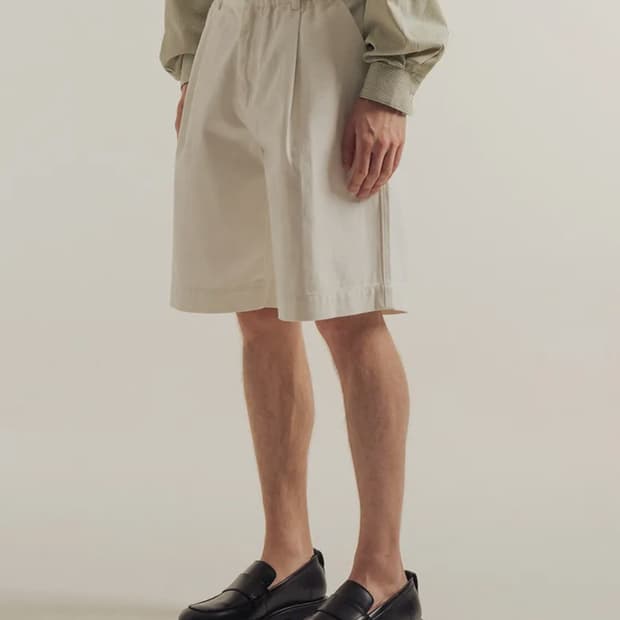 BESLOW STANDARD WIDE FIT ONE TUCK DENIM 
