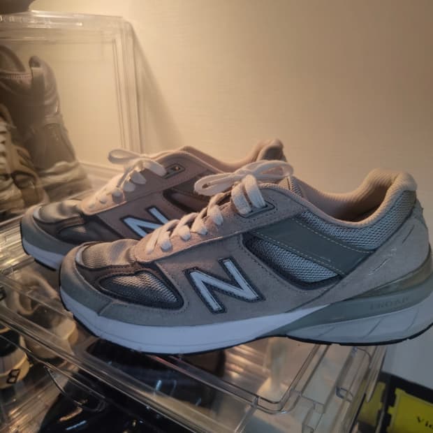 275) 뉴발란스 990v5 그레이 팝니다