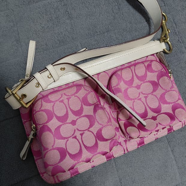 코치(COACH)빈티지 시그니처 핑크 캔버스 숄더백