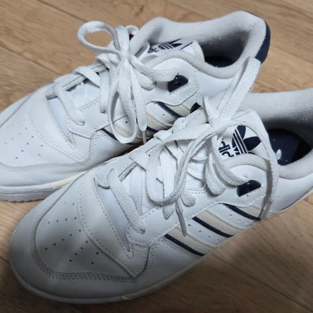 아디다스 라이벌리 로우 255 팝니다