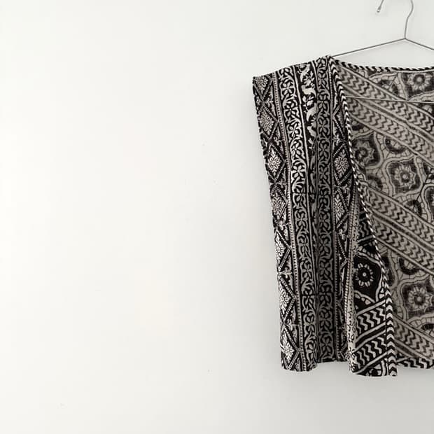 Geomatric short open cardigan