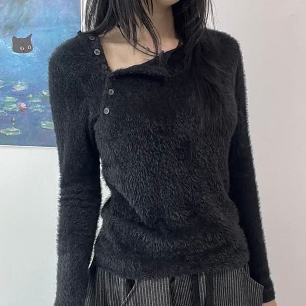 러시 오픈 버튼 헤어리 긴팔 티