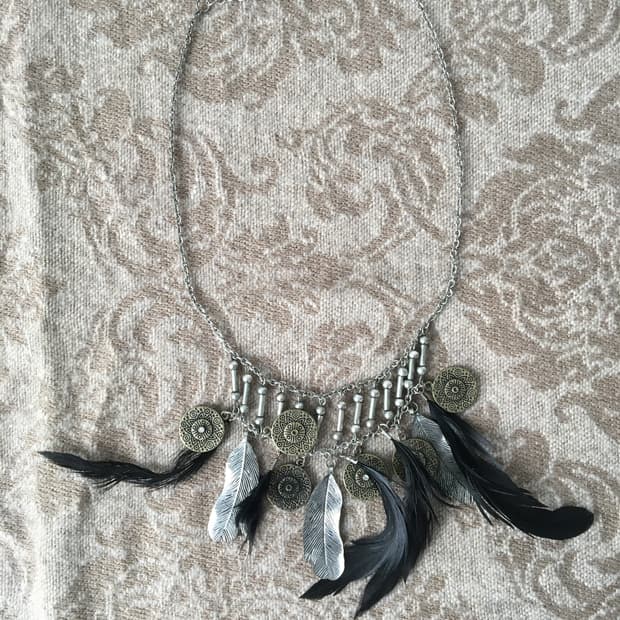 feather layer necklace