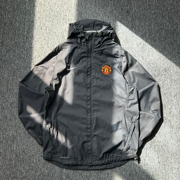 나이키 맨체스터 유나이티드 그레이 바람막이 
