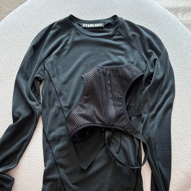 혜인서 Fitted Top Backstrap 블랙 0사이즈