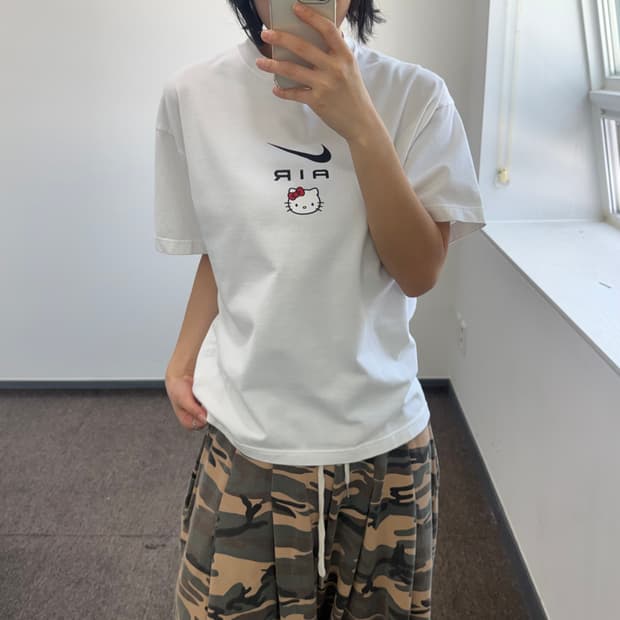 Nike 나이키 에어 헬로키티 백 포인트 화이트 반팔