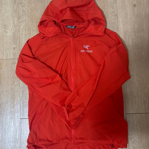 아크테릭스  스쿼미시 후디 레드색상