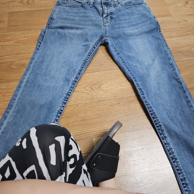 트루릴리전 슬림 스트레이트 팬츠 32 사이즈