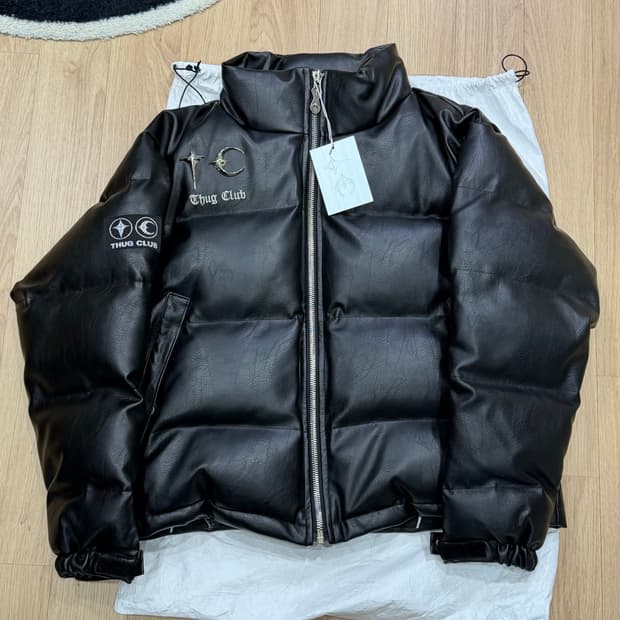 (새상품/1사이즈)떠그클럽 래더패딩 블랙