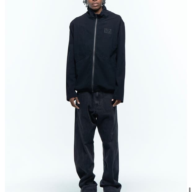 플라스틱프로덕트 PORTABLE JACKET (BLACK)