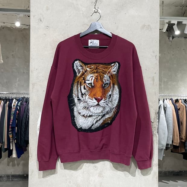 lar mafia 버건디 큐빅 타이거 스웻 셔츠