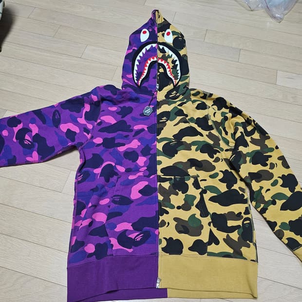 베이프 정품 세퍼레이트 샤크후드 새상품 M사이즈