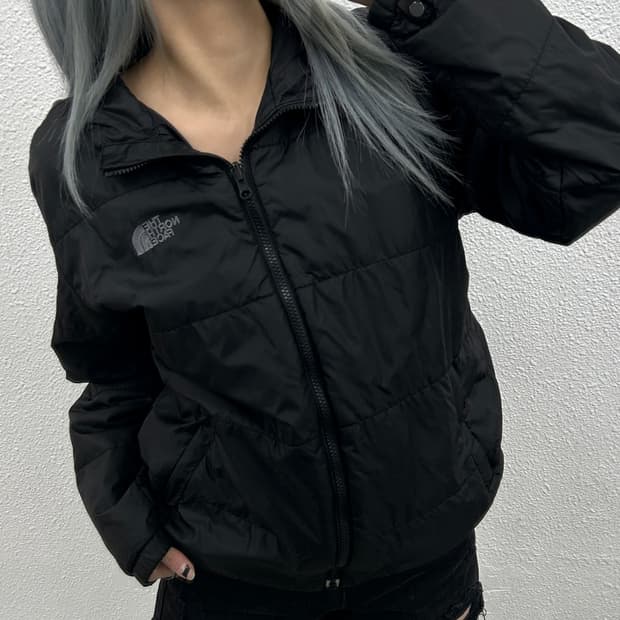 노스페이스 차콜로고 블랙 경량패딩 95