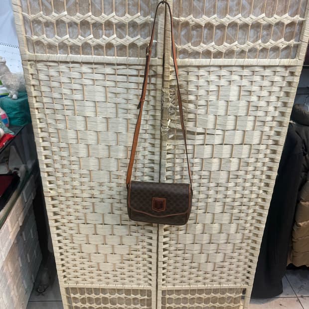 정품 셀린느 빈티지 마카담 미니 크로스백 팝니다