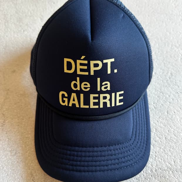 갤러리디파트먼트 트러커 캡 네이비