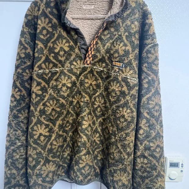 캐피탈 다마스커스 후리스 5