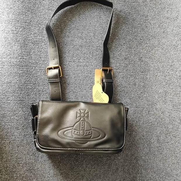 Vivienne messenger 가방