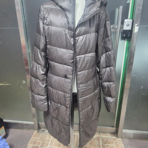 유니클로 후드 롱 경량 패딩 브라운