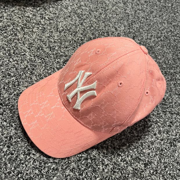 MLB 뉴에라 핑크색 뉴욕 양키스 볼캡 free