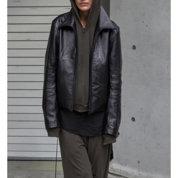 머듈레더자켓 브랙2사이즈 구매 원합니다