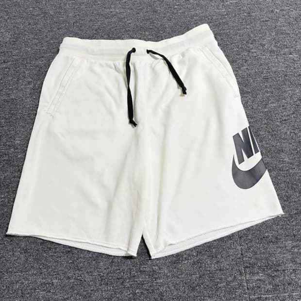 나이키 에센셜 알룸나이 쇼츠