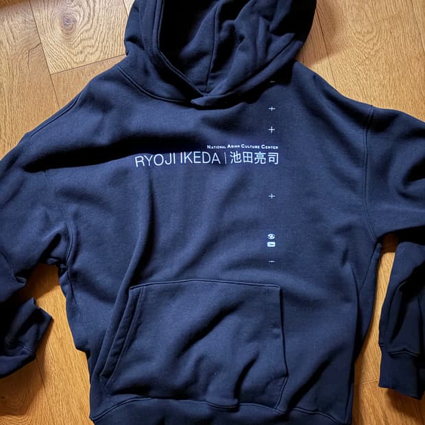 산산기어 후드티