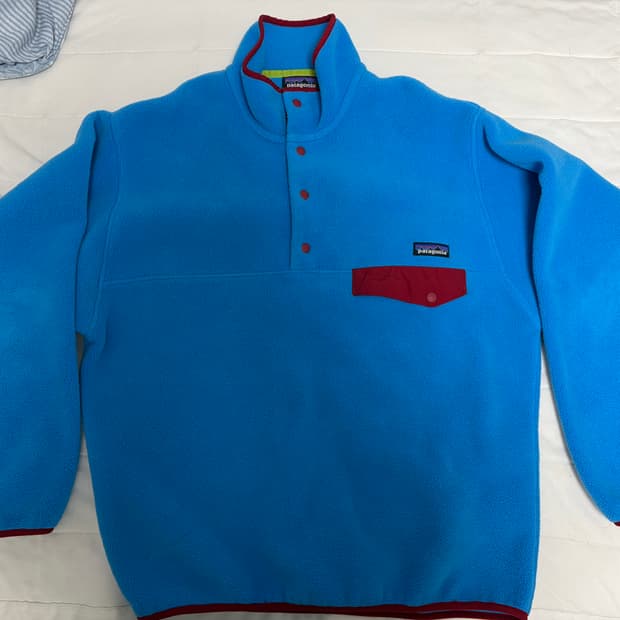 파타고니아 신칠라 일렉트론 블루 M 판매합니다