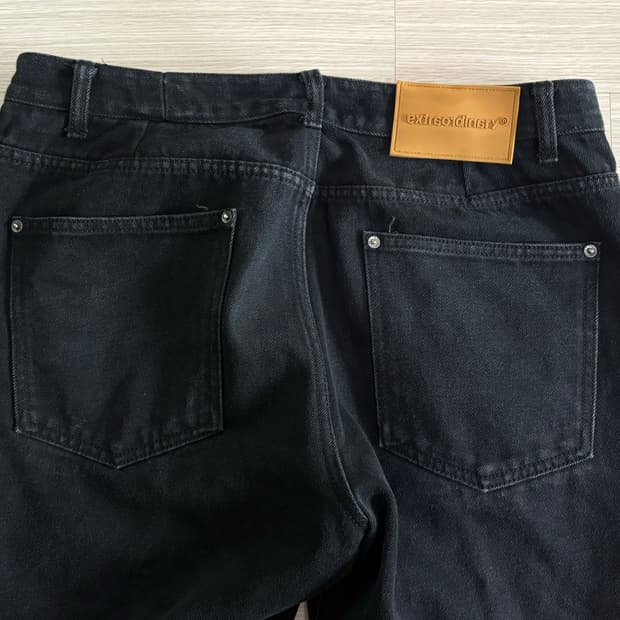 엑스트라 오디더리 플레어진 블랙 XL