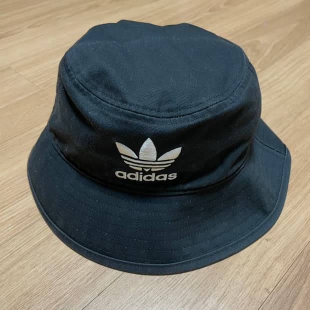 아디다스 버킷햇