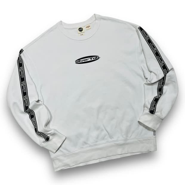 리바이스 실버탭 센터 사이드 로고 화이트 맨투맨