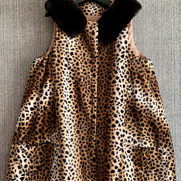 레오파드 패턴 퍼 조끼 베스트 토끼털 카라 66사이즈 연말 모임